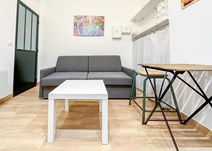 Marais - Canal St Martin 20m2 Апартаменты *